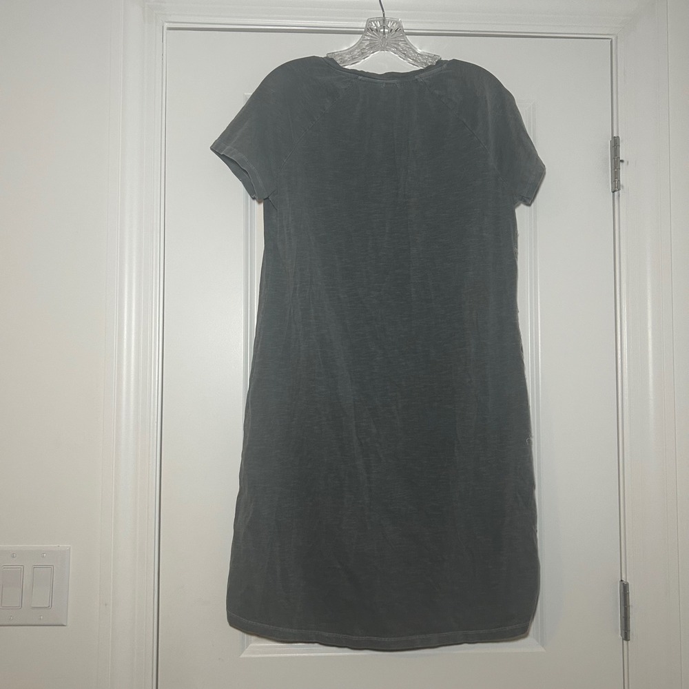 Life is Good Gray Embroidered Floral V-Neck T-Shirt Dress Medium comfy boho - Picture 6 of 6